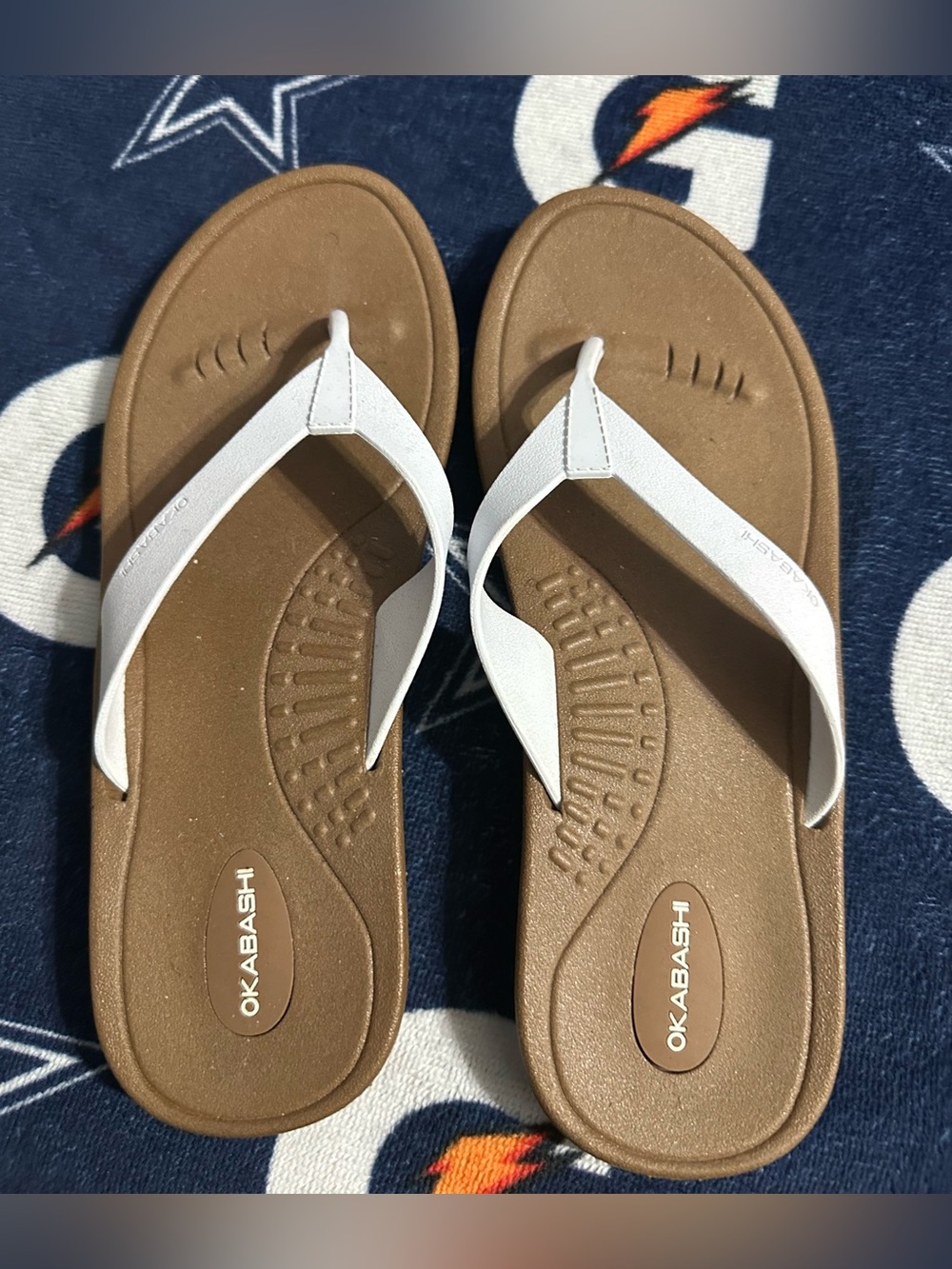 Okabashi Brown & White Sandals – Size ML Women’s 8–9